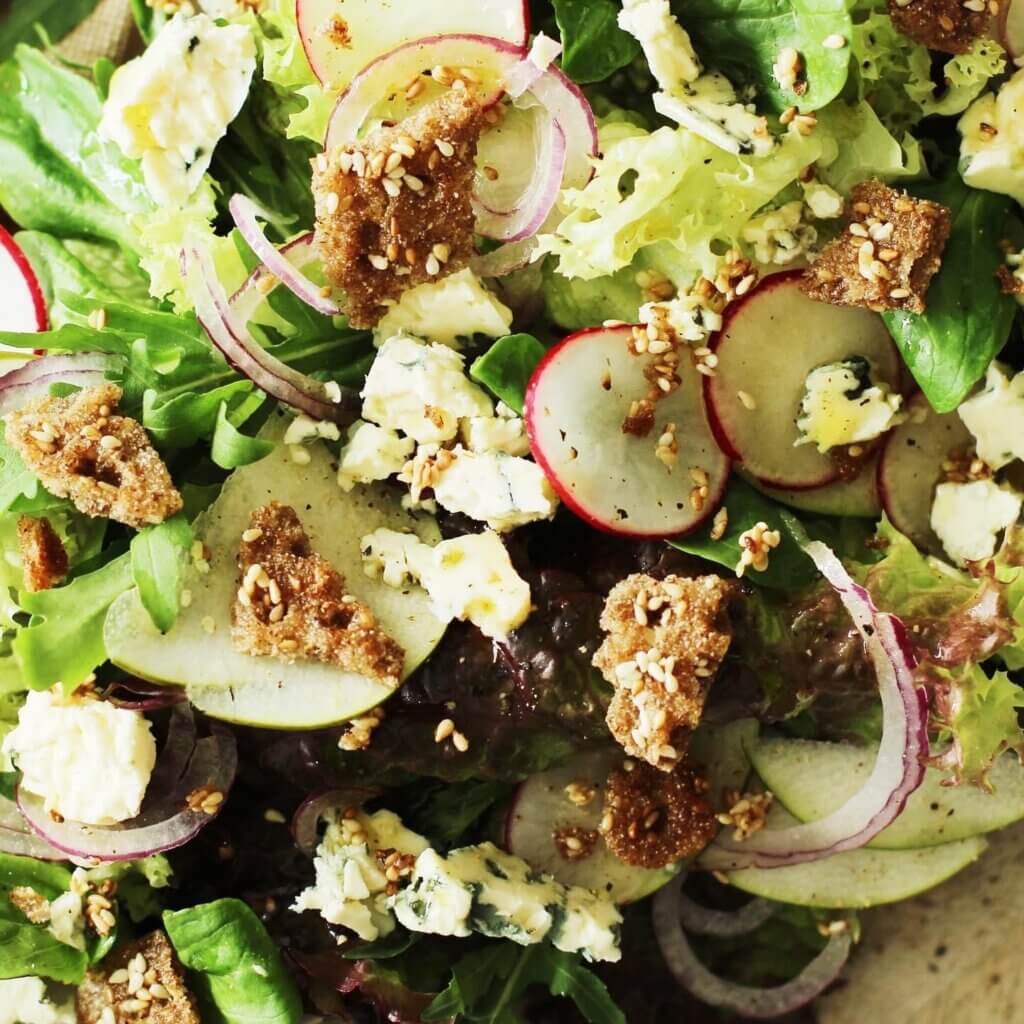 Herbstsalat mit Knäckebrot-Knusper - Campo Verde